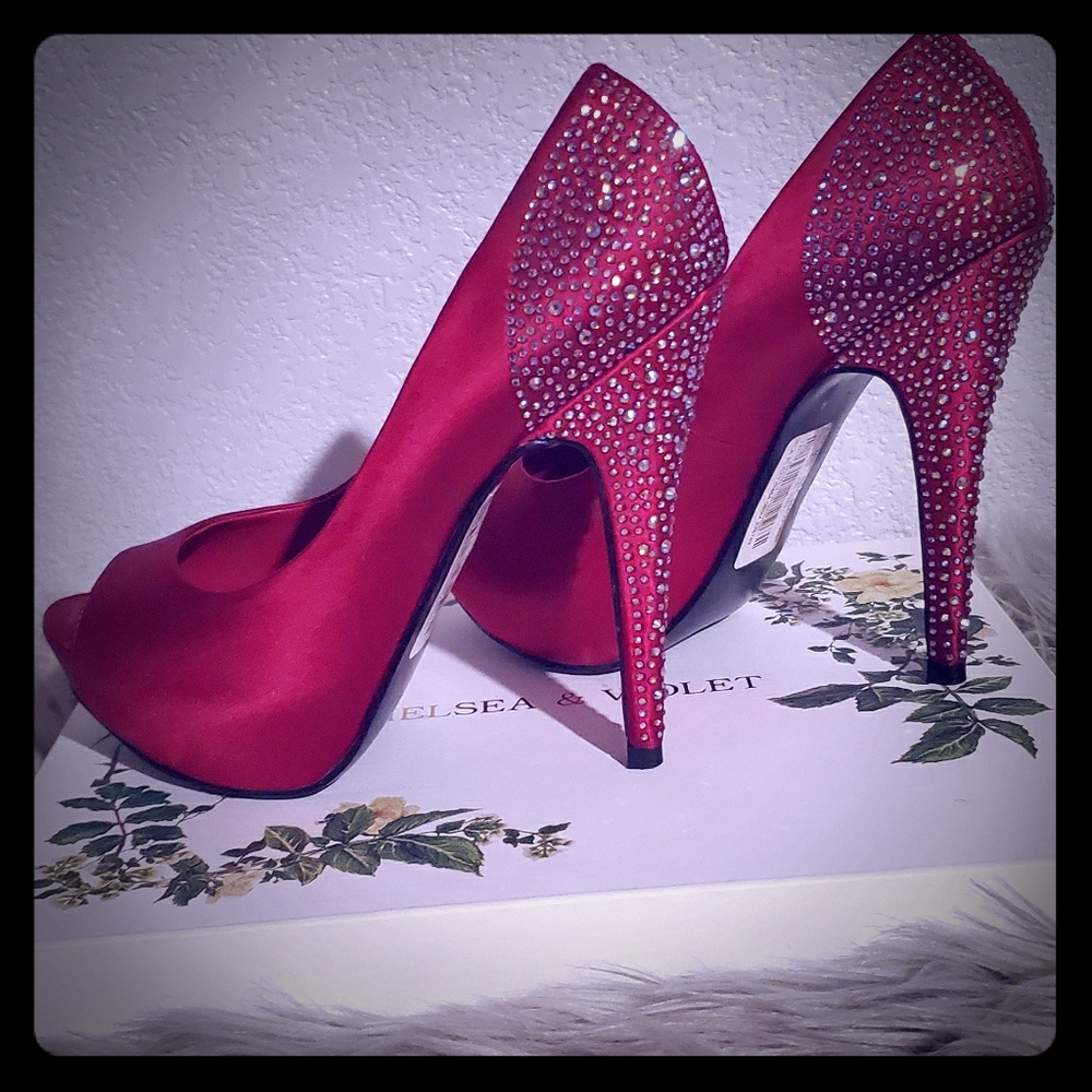!!!!Sold!!!  Steve Madden heel